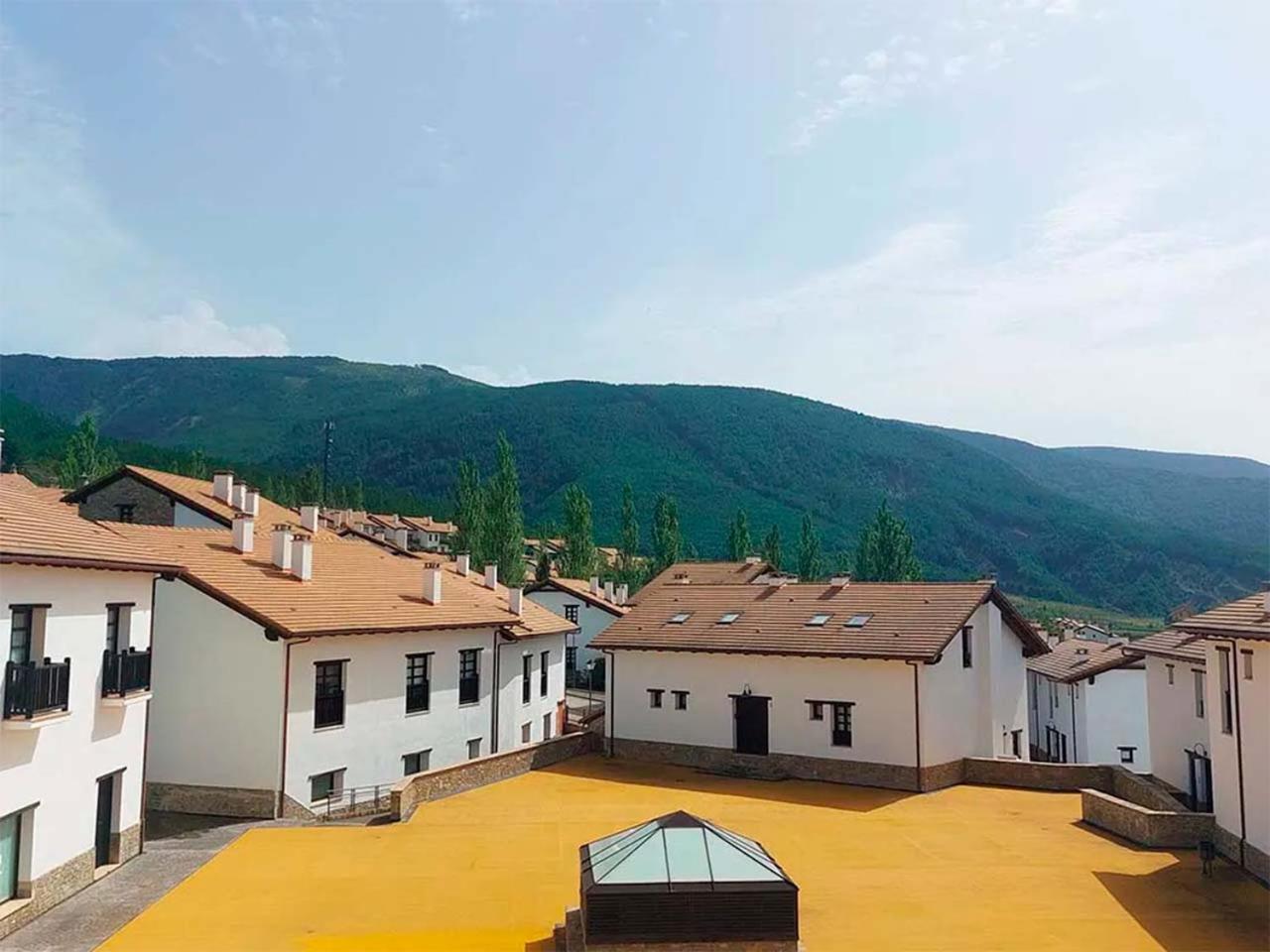 Apartamentos Jaca Mirador De Badaguas 3000 エクステリア 写真