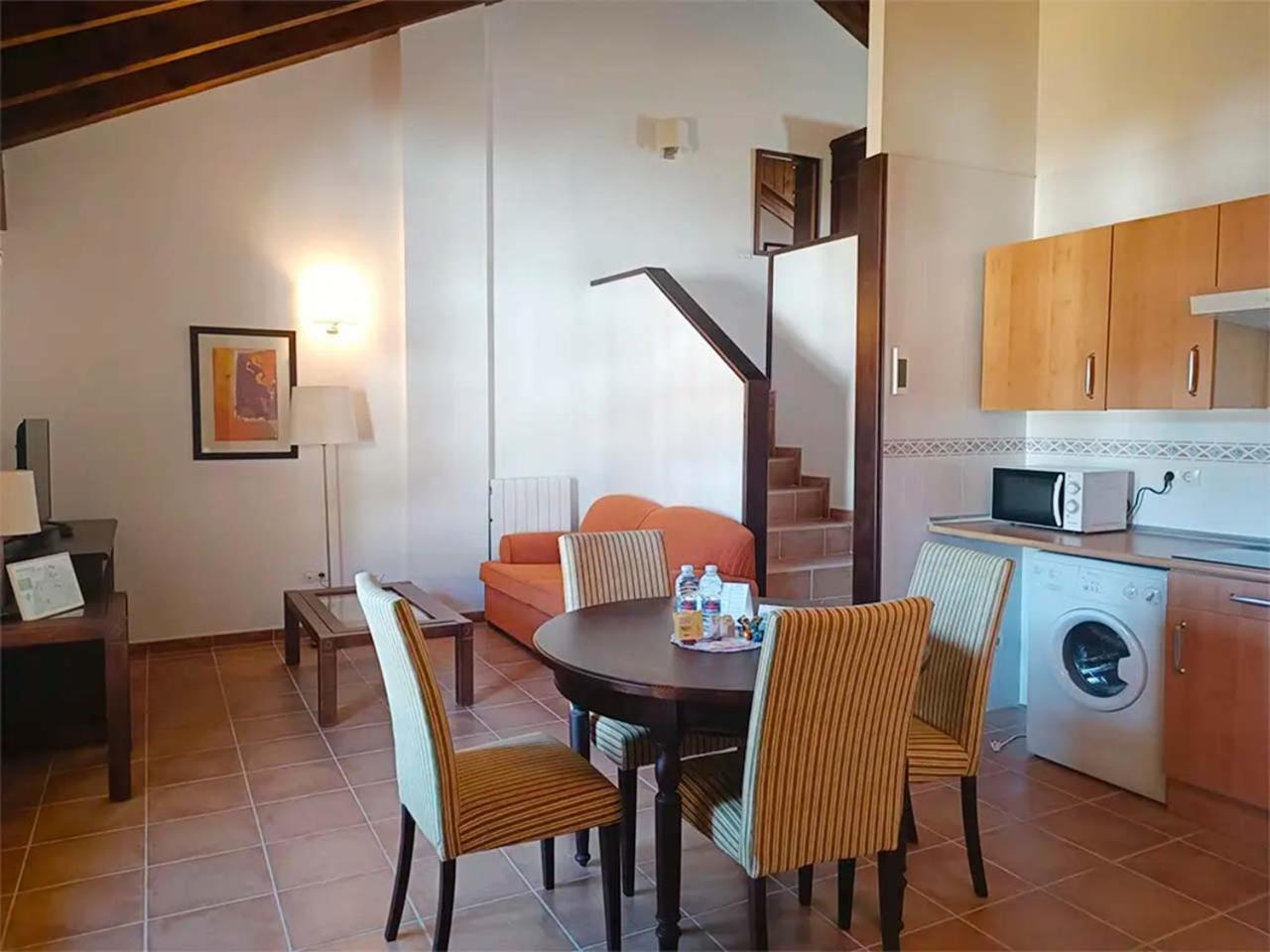 Apartamentos Jaca Mirador De Badaguas 3000 エクステリア 写真