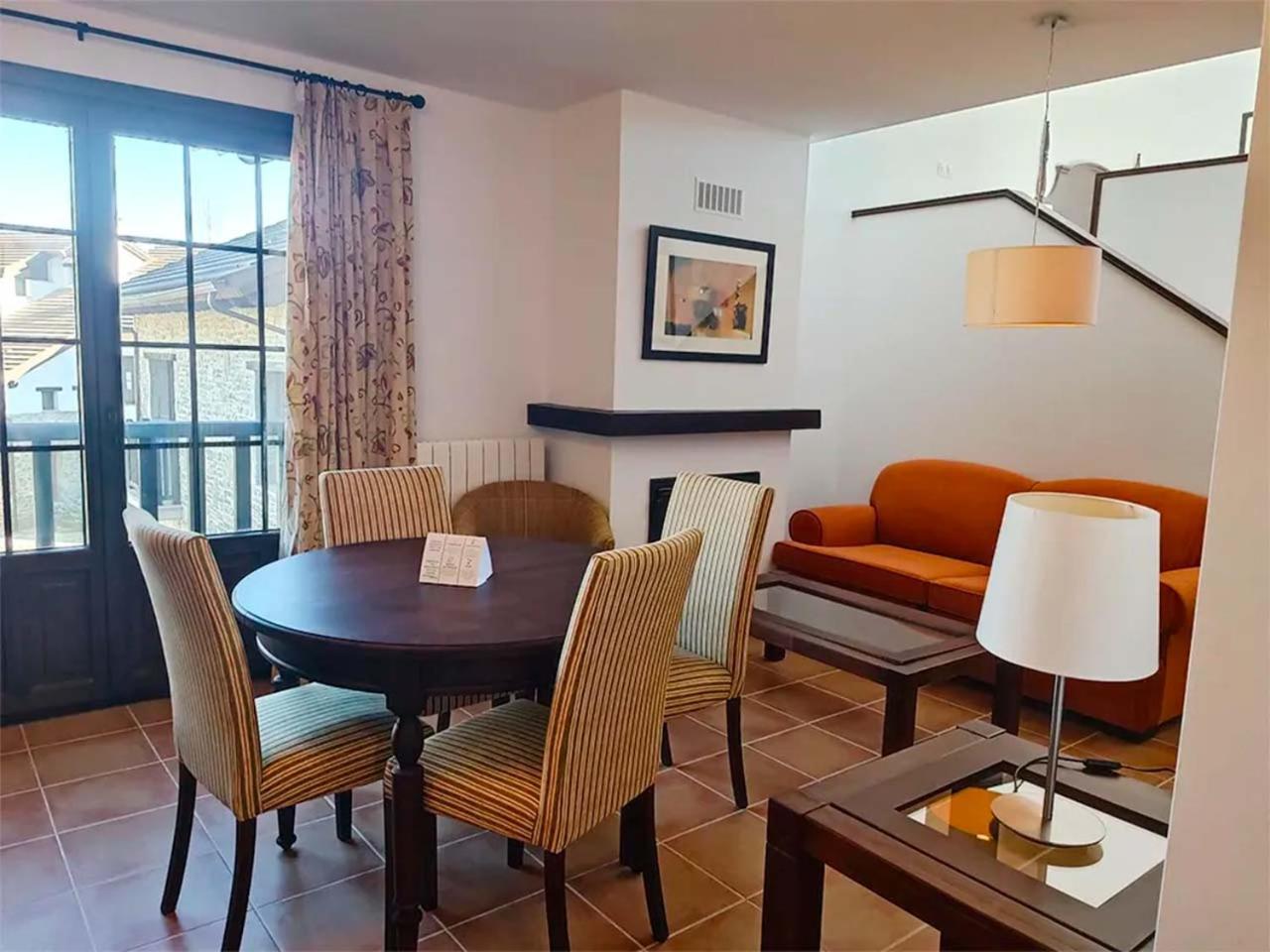 Apartamentos Jaca Mirador De Badaguas 3000 エクステリア 写真
